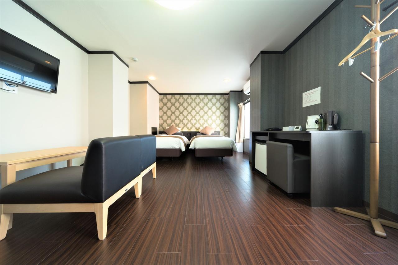 Hirakata Crystal Hotel Exterior photo